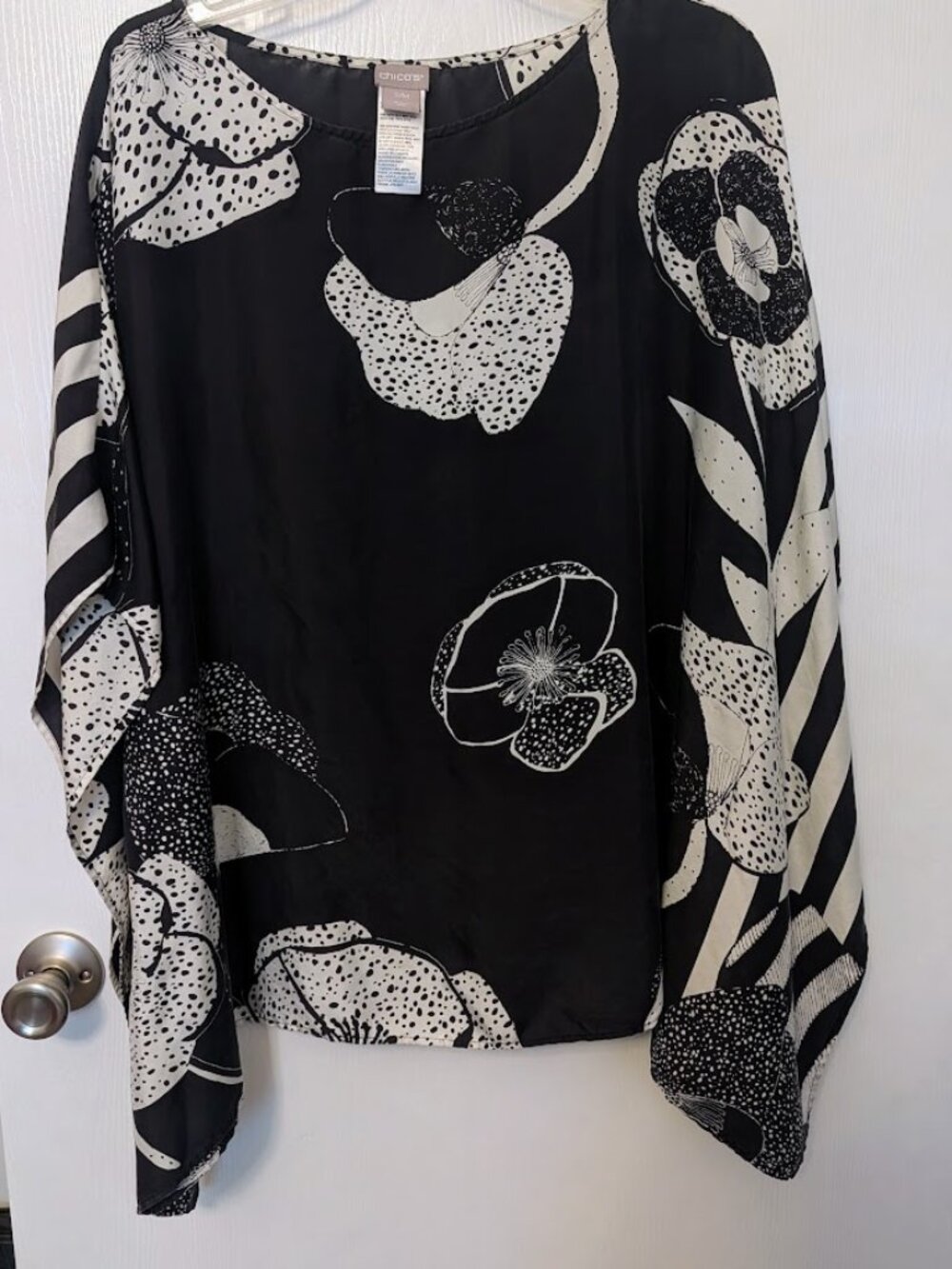Chico's black and white silk floral poncho Size S/M